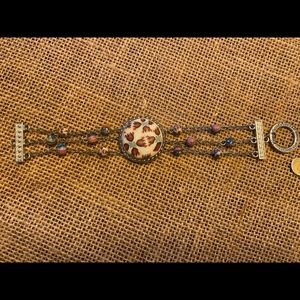 Viva Beads matching bracelet and earrings. Lovely pattern for summer!